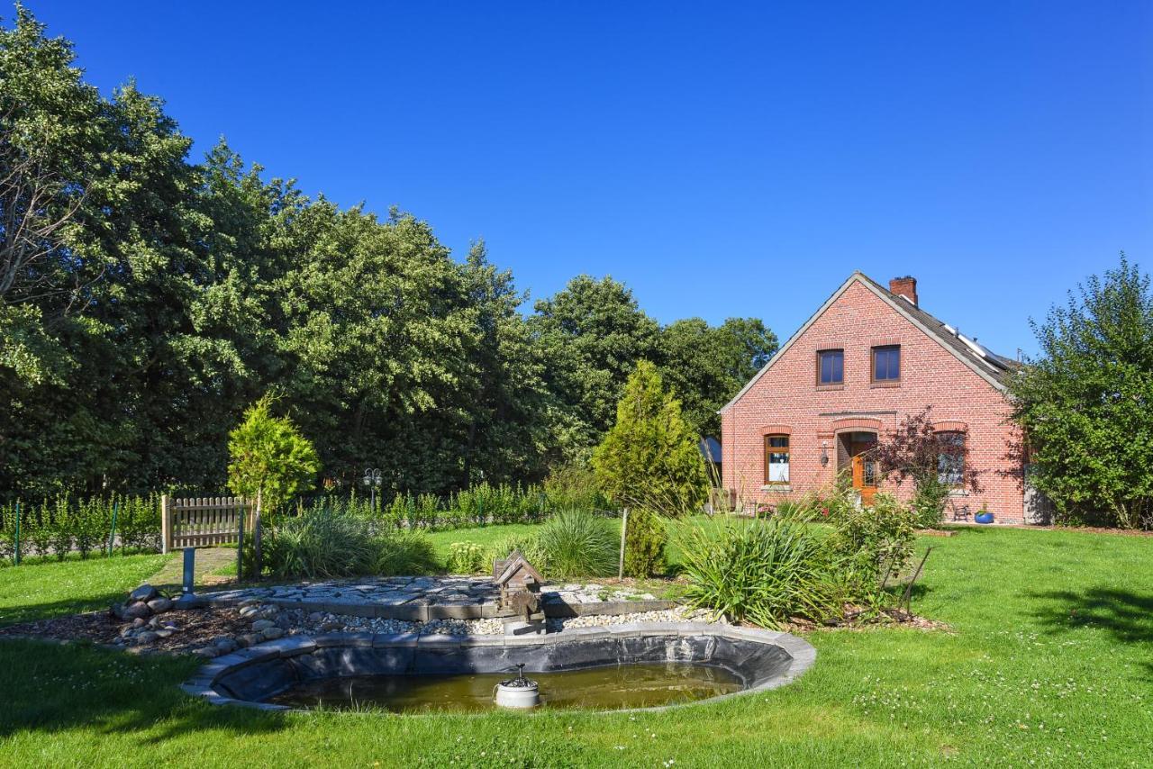 Ferienwohnungen Auf Dem Ferienhof Klein Husums Werdum Zewnętrze zdjęcie